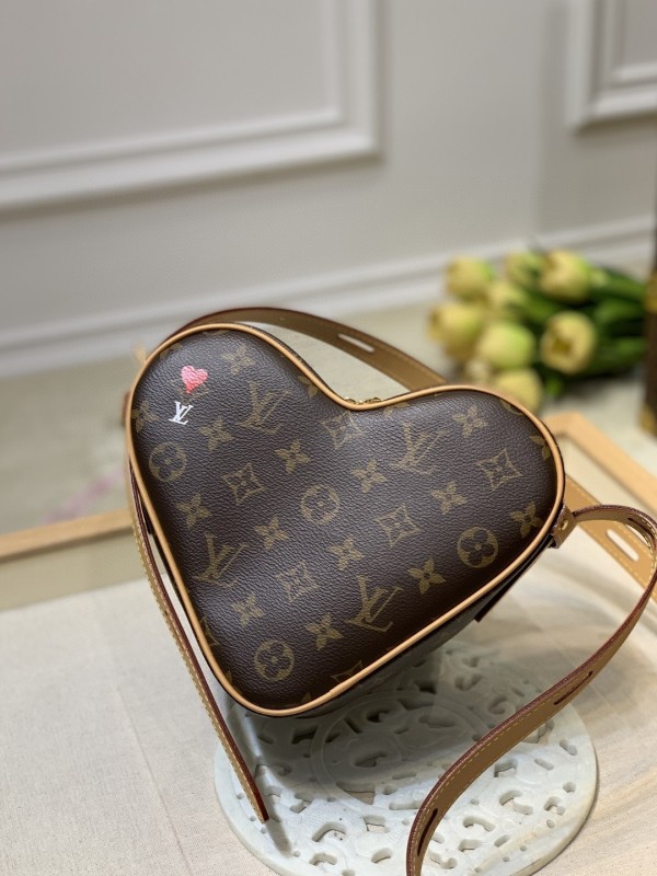 L*ouis V*uitton Top Quality Bag 22*16*6CM