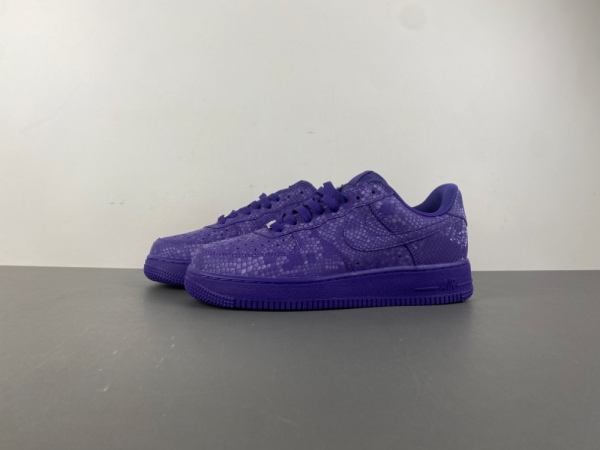 K*obe B*ryant x A*ir F*orce 1 Low “Court Purple” IB0018-500