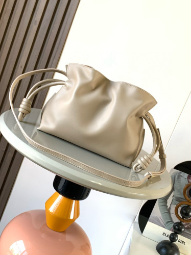 L*oewe Top Quality bag