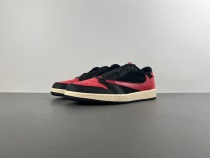 32版 T*ravis S*cott x J*ordan 1 Low DM7866-061