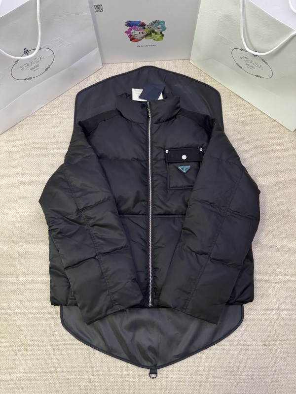 P*rada Top Quality Clothes