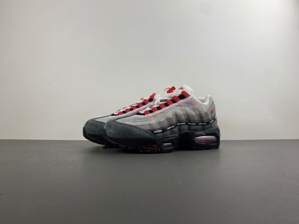 Undefeated x N*ike Air Max 95 'Bright Crimson'   IB4523-003