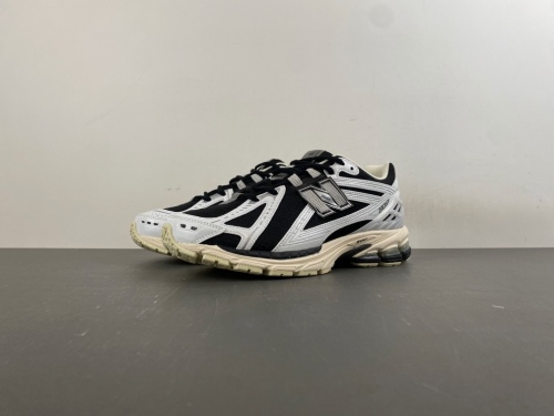 N*ew B*alance Top Quality Sneakers U190RCI