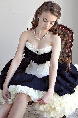 elegant white jacquard corset with black lace m1932