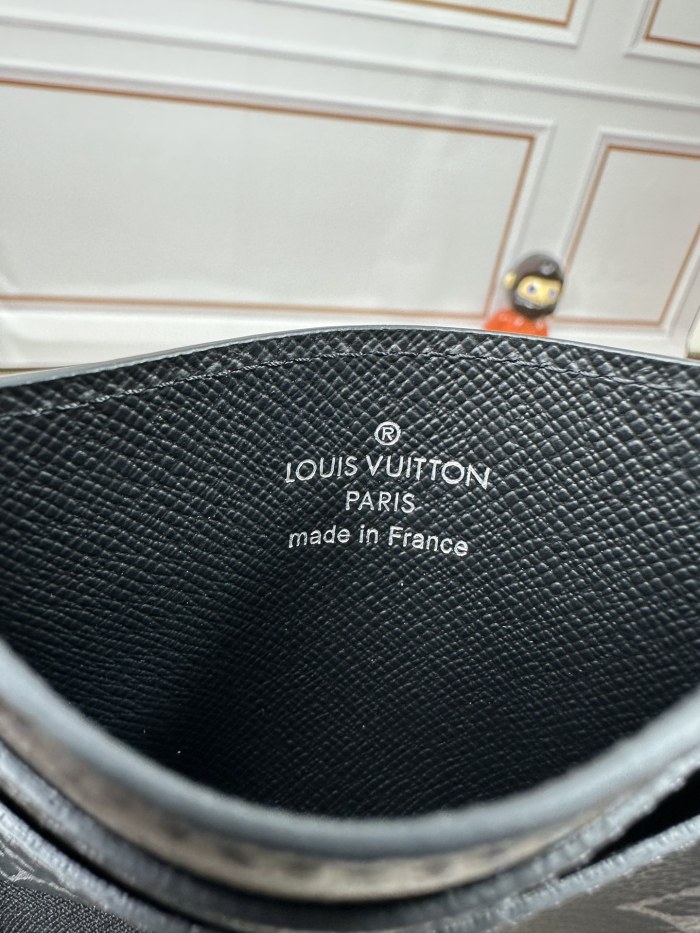 Louis Vuitton M62170 Card Holder Size 11*7cm