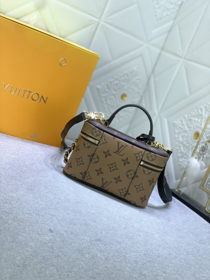 Louis Vuitton M47125 Vanity Chain Pouch Shoulder Bags Size 19*11*6cm