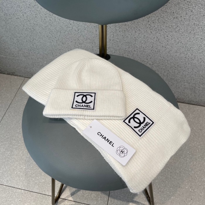 Chanel Knitted Hat+Scarf