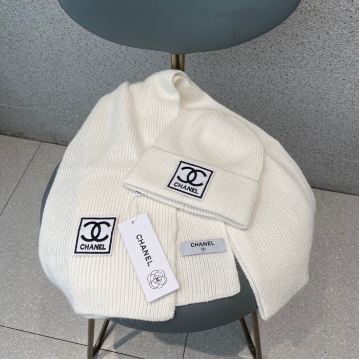 Chanel Knitted Hat+Scarf