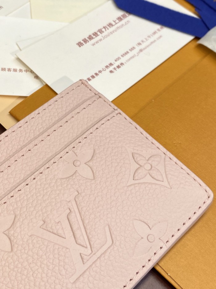 Louis Vuitton M82132 Card Holder Size 10*7cm