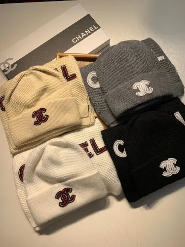 Chanel Knitted Hat+Scarf