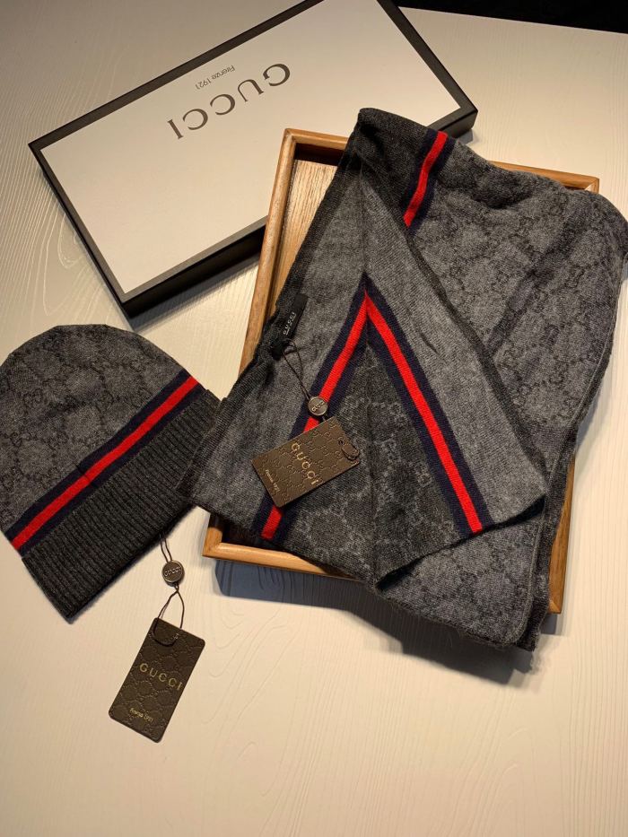 Gucci Knitted Hat+Scarf
