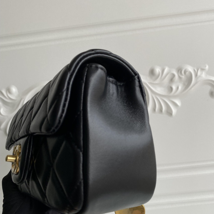 Chanel Chain Shoulder Bags Size 18cm 4-Color