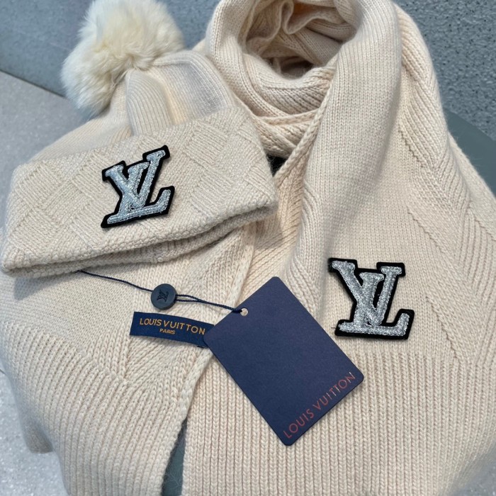 Louis Vuitton Knitted Hat+Scarf