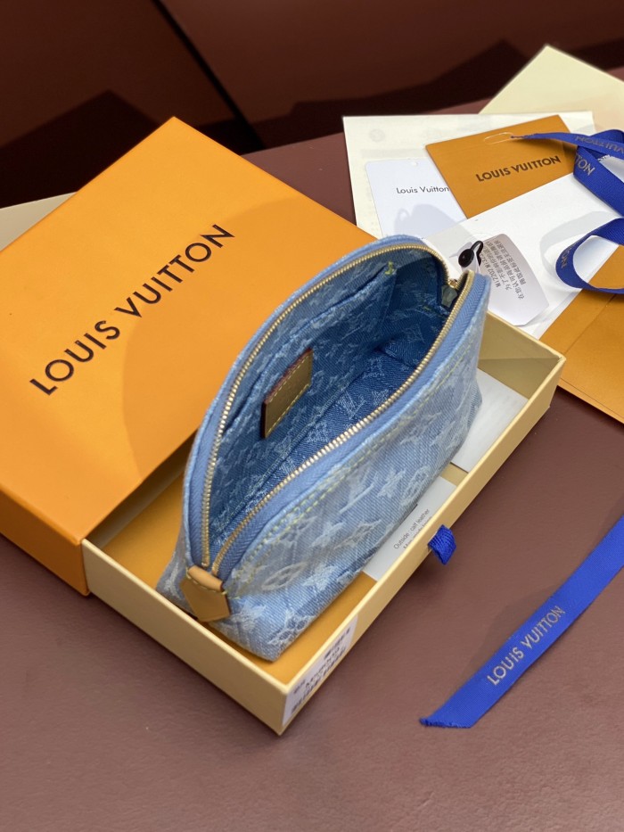 Louis Vuitton M83616 Pochette Cosmétique PM Size 19*12*6cm