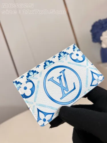 Louis Vuitton M83625 Card Holder Size 11*7*0.5cm