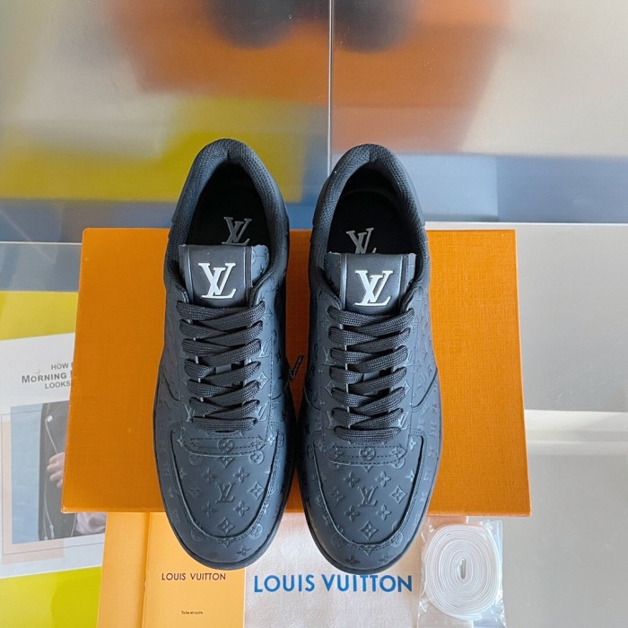 Louis Vuitton Rivoli Sneaker Size 39-45 2-Color
