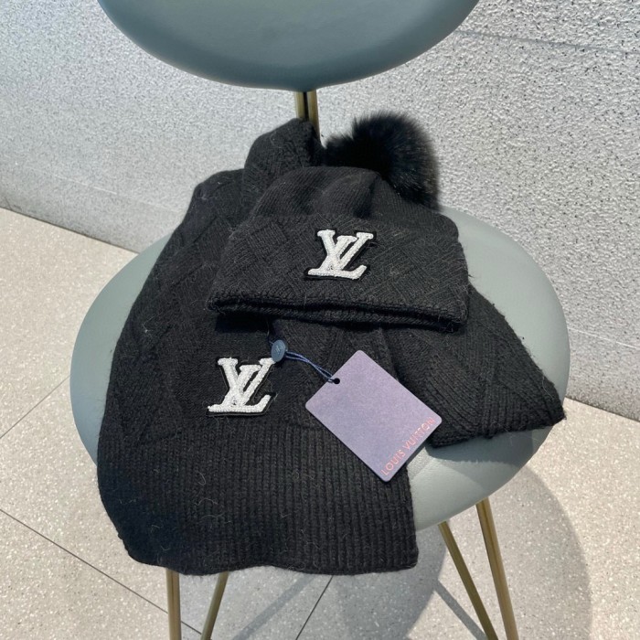 Louis Vuitton Knitted Hat+Scarf