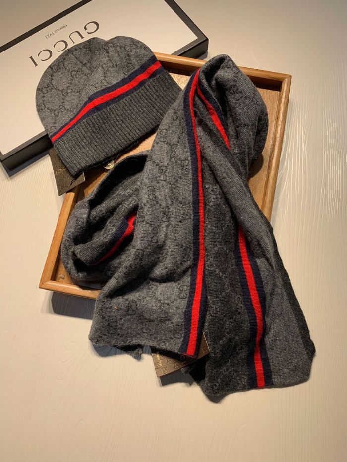Gucci Knitted Hat+Scarf