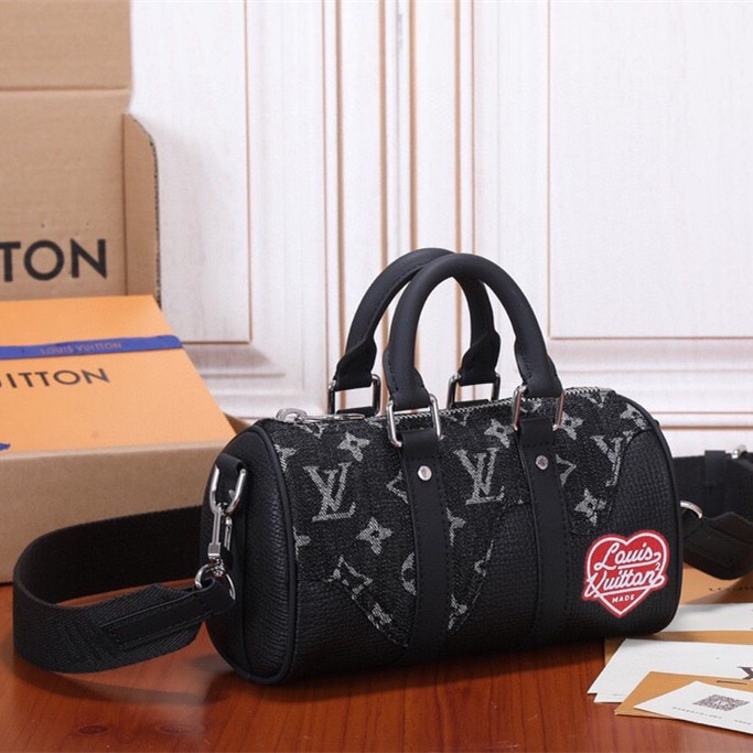 Louis Vuitton Mens Shoulder Bags 21*12*9cm