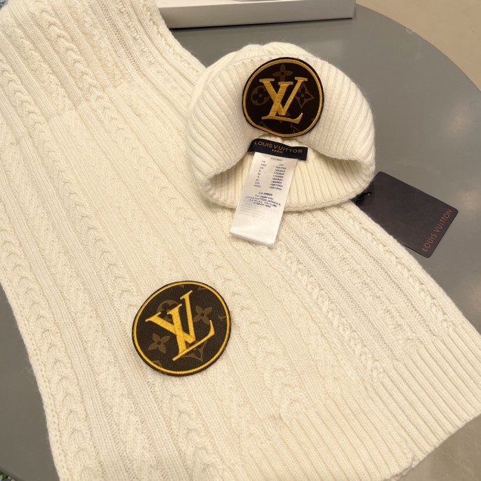 Louis Vuitton Knitted Hat+Scarf