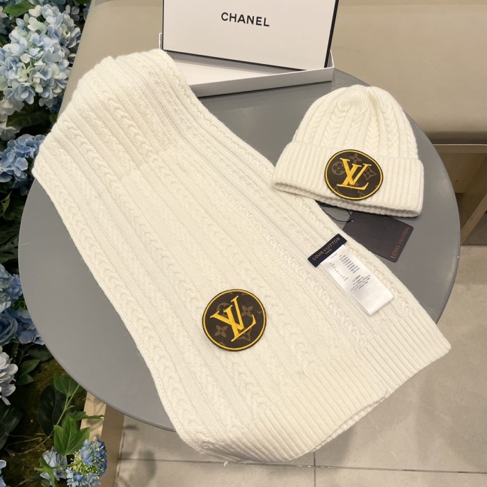 Louis Vuitton Knitted Hat+Scarf