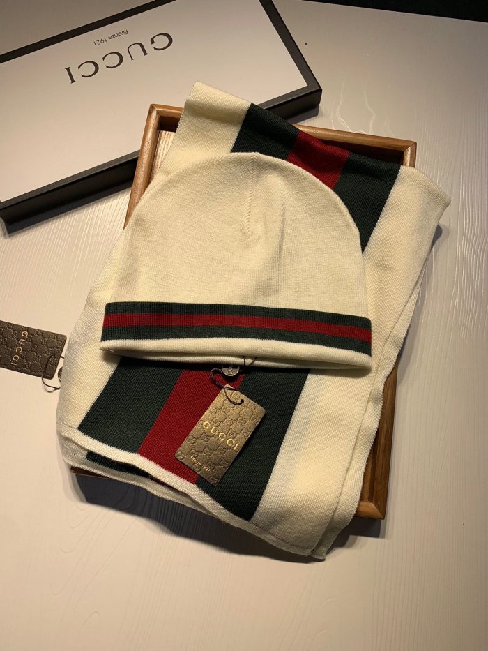 Gucci Knitted Hat+Scarf