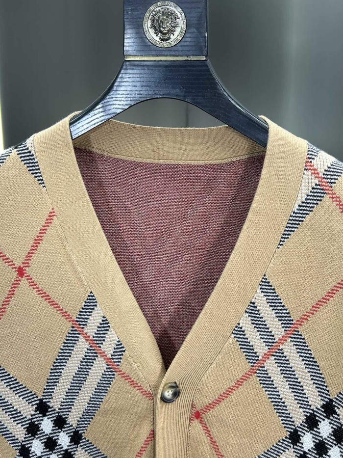 Burberry Unisex Sweatshirt Size S-XXL