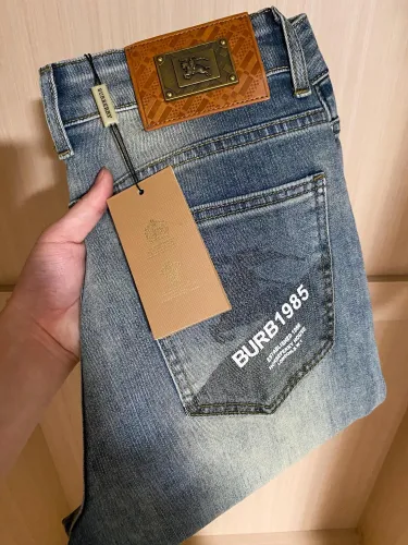 Burberry Jeans Men Size 28-38