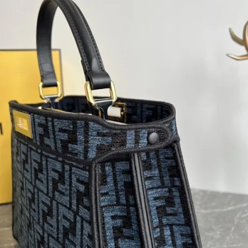 ブティック♪ フェンディ PEEKABOO X-TOTE トートバッグ 偽物 fet13786