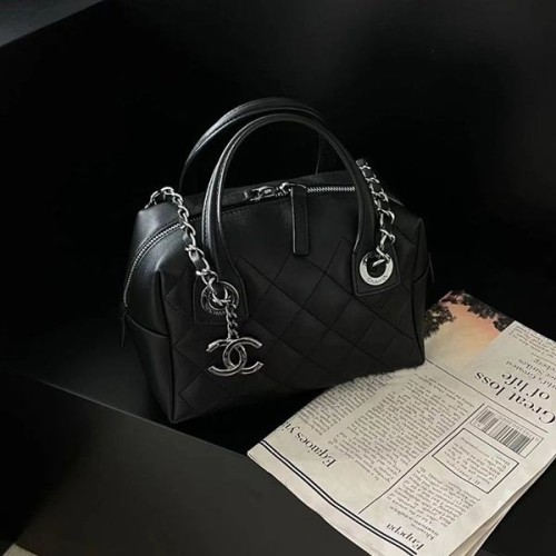 《大人気》シャネル コピーカンボンライン CCスクエアミニボストンバッグ 偽物 2色 shs07898