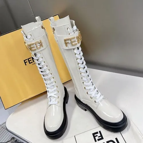 確保済み フェンディ フェンディグラフィ ブーツ 偽物 feq61102