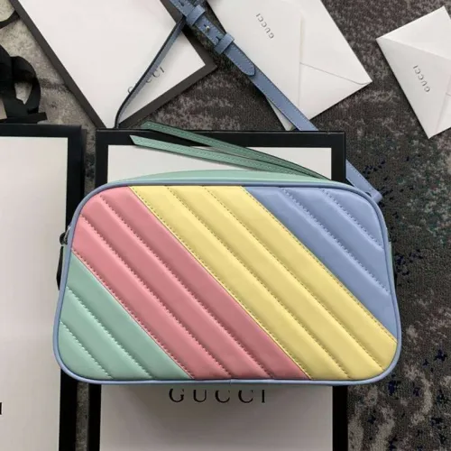 《大人気》グッチ〔GGマーモント コピー〕キルティング スモール ショルダーバッグ gue41552