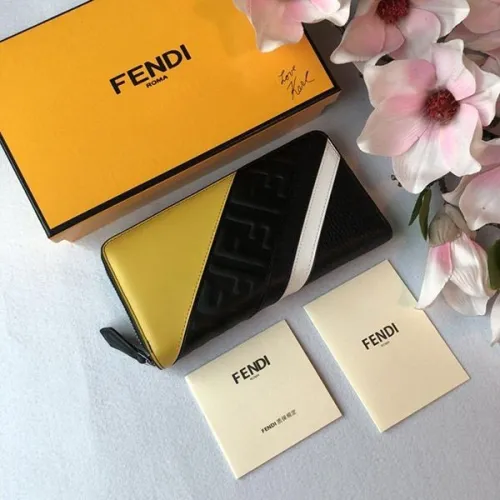 《大人気》フェンディ 財布 スーパーコピー カスタマイズ FF生地 カード ロゴ ジップ ウォレット ピーカブー feu22290