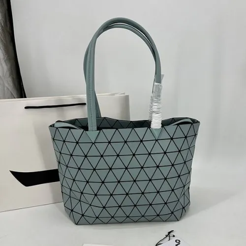 高級ブランドBAOBAO ISSEY コピー MIYAKE カルトン メタリック バッグ baz33941