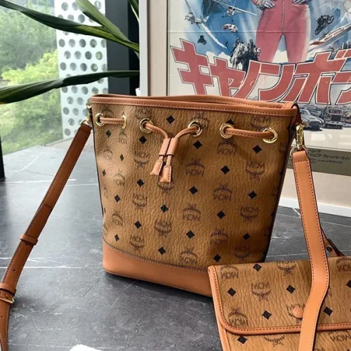 世界中で大人気♪MCM コピー DESSAU ドローストリング バッグ ヴィセトス MWDCSDU02BK001
