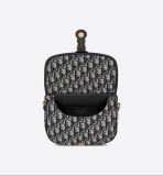 【DIOR】今季のトレンド！★矢野未希子さん愛用★日本人気上昇中↑↑↑超難入手！早い者勝ち！DIOR BOBBY ミディアムバッグ