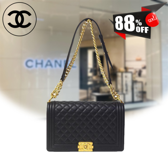 (シャネル )ボーイキャビアスキンショルダBAG