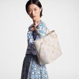 ルイヴィトン オンもオフもラグジュアリーに ネヴァーフル MM