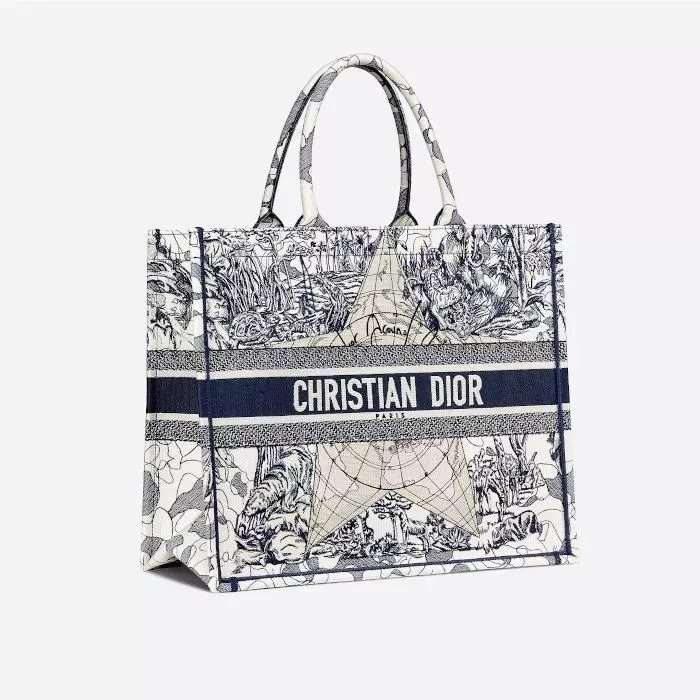【DIOR】セレブ芸能人御用達 BOOK TOTE DIOR AROUND THE WORLD
