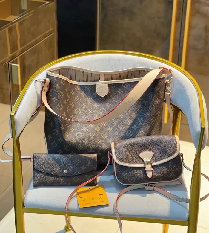【LOUIS VUITTON】【大人気定番商品】LOUISVUITTON 古い花3点セット お得