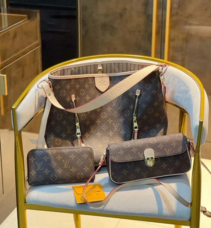 【LOUIS VUITTON】【大人気定番商品】LOUISVUITTON 古い花3点セット お得