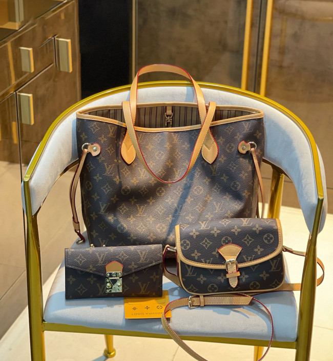 【LOUIS VUITTON】【大人気定番商品】LOUISVUITTON 古い花3点セット お得