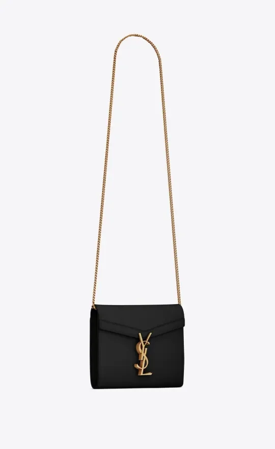 【Saint Laurent】今季のトレンド！★オードリー亜谷香さん愛用★カサンドラ チェーンウォレット（グレイン ド プードル エンボス