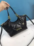 《コンパクトで高級感ある☆》シャネル☆黒 スモール バッグ