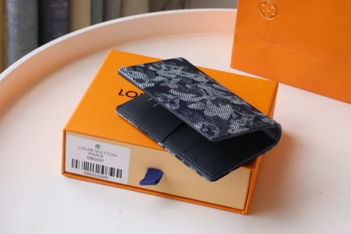 Louis Vuitton (ルイヴィトン) 財布 8x11x1 cm