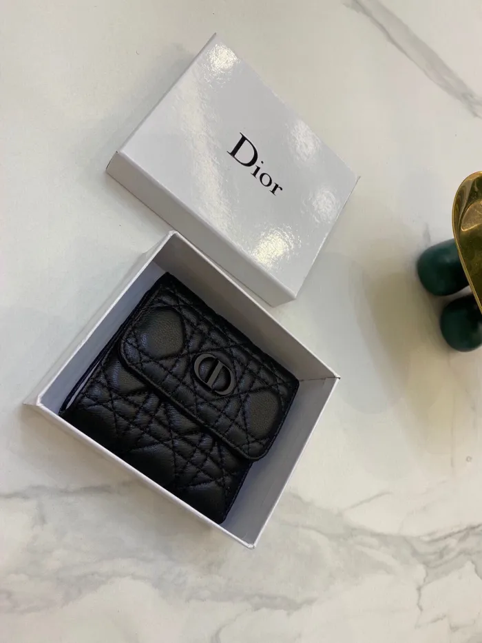 【DIOR】即発！DIOR CARO 三つ折り コンパクトウォレット ミニ財布