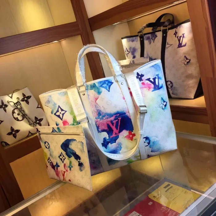LV（ルイヴィトン）NEWTOTEラージハンドバッグ