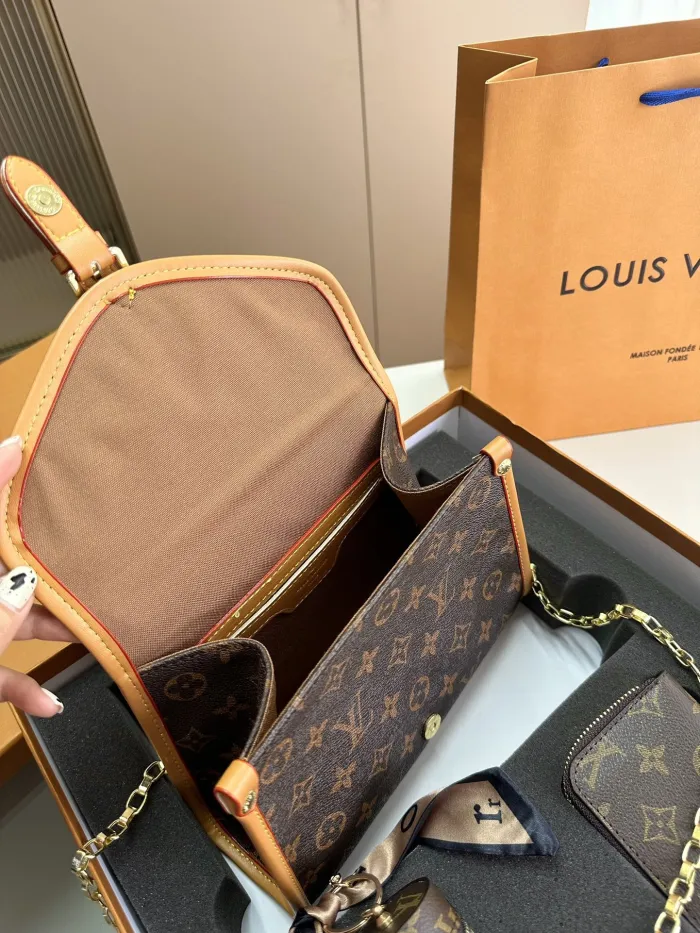 【LOUIS VUITTON】【大人気定番商品】LOUISVUITTON 古い花3点セット お得