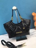 《コンパクトで高級感ある☆》シャネル☆黒 スモール バッグ