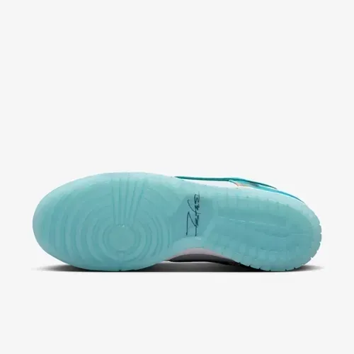 NIKE SB DUNK LOW X FUTURA LABORATORIES 'BLEACHED AQUA